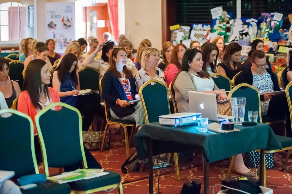 Parkway Hotel & Spa Cwmbran Luaran gambar